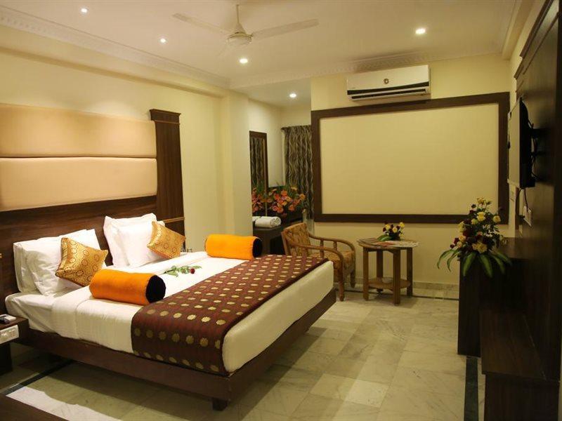 Hotel Poppys S.E.T Residency Kumbakonam Exterior foto