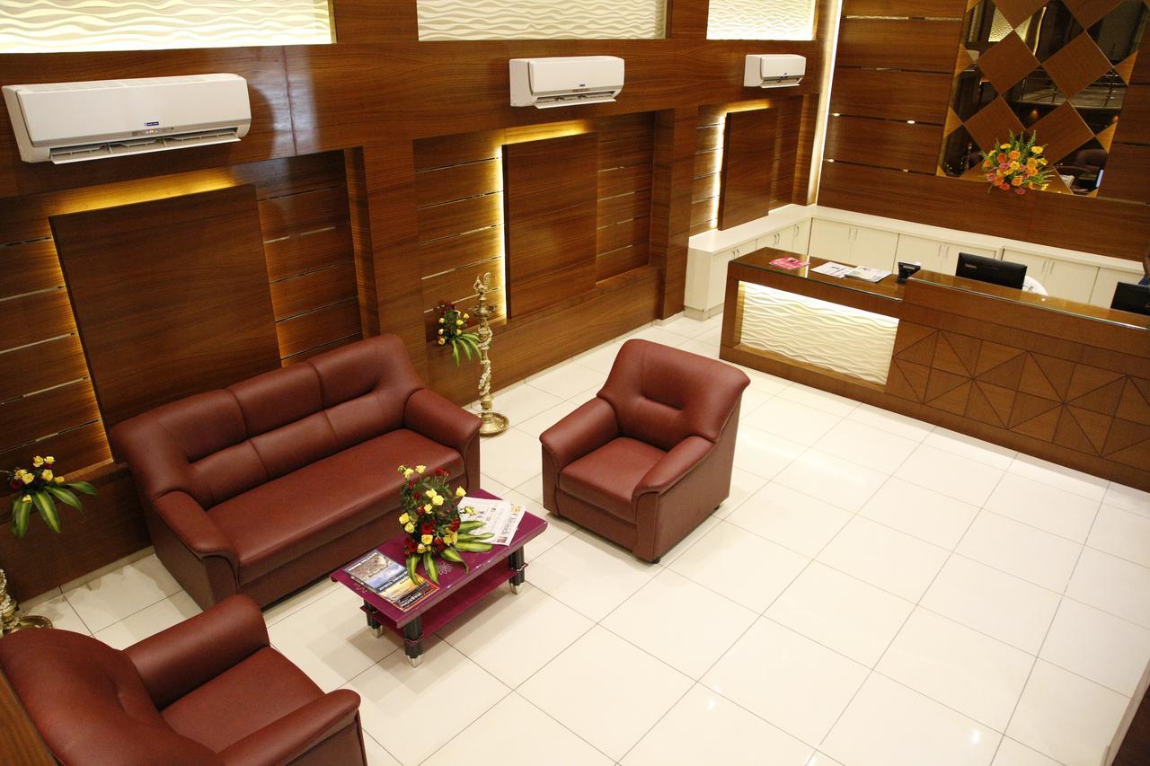 Hotel Poppys S.E.T Residency Kumbakonam Exterior foto