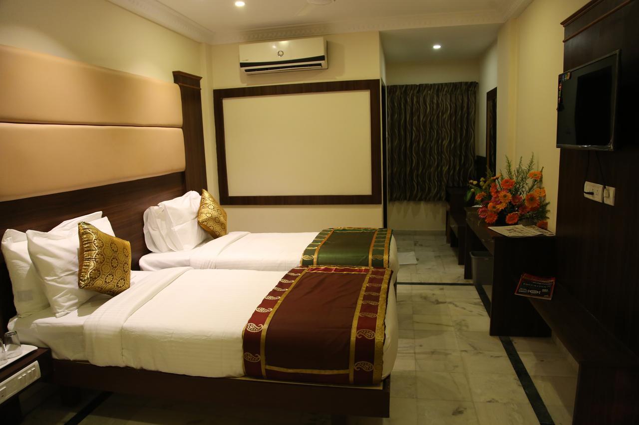 Hotel Poppys S.E.T Residency Kumbakonam Exterior foto